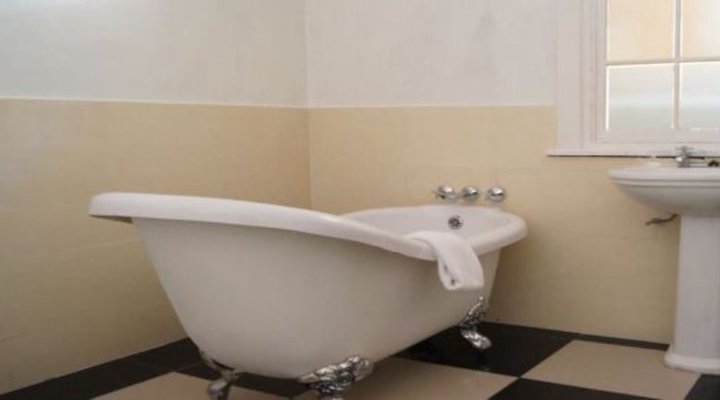 Rhodes Nyanga Hotel