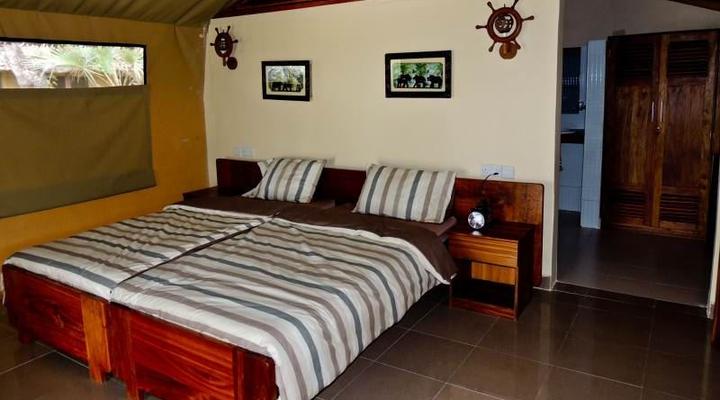 Selous Mbuyu Safari Camp