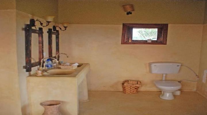 Ihamba Lakeside Safari Lodge