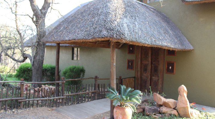 Leeus Villa