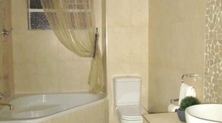 11 Red Mandarins Apartment No.3