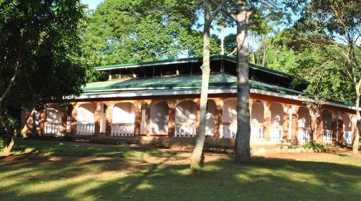 Pearl Gardens Beach Resort Kalangala