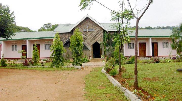 Pearl Gardens Beach Resort Kalangala
