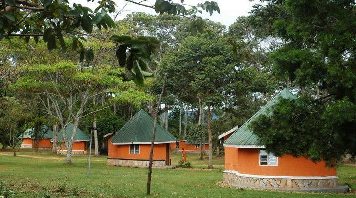 Pearl Gardens Beach Resort Kalangala