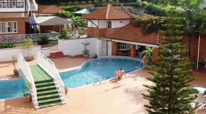 Mosa Court Apartments