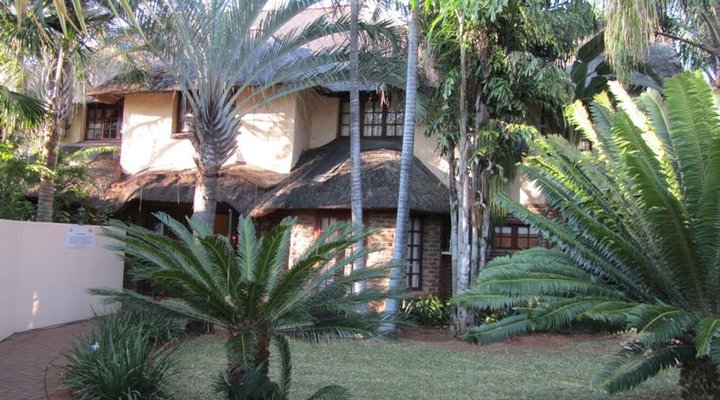Villa Palmeira Guesthouse