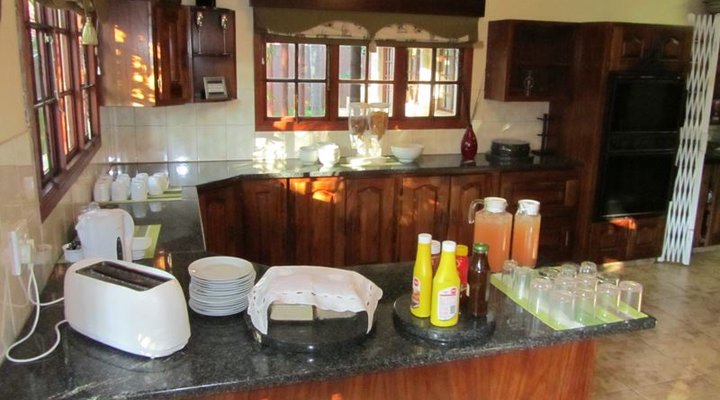 Villa Palmeira Guesthouse