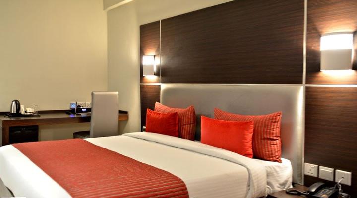 Cloud Hotel and Suites