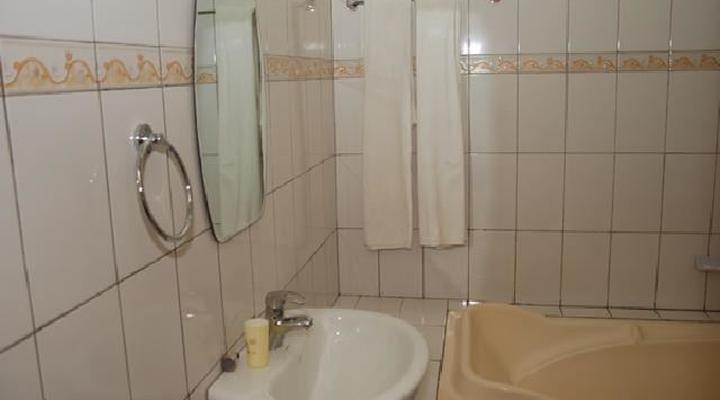 Victoria Travel Hotel