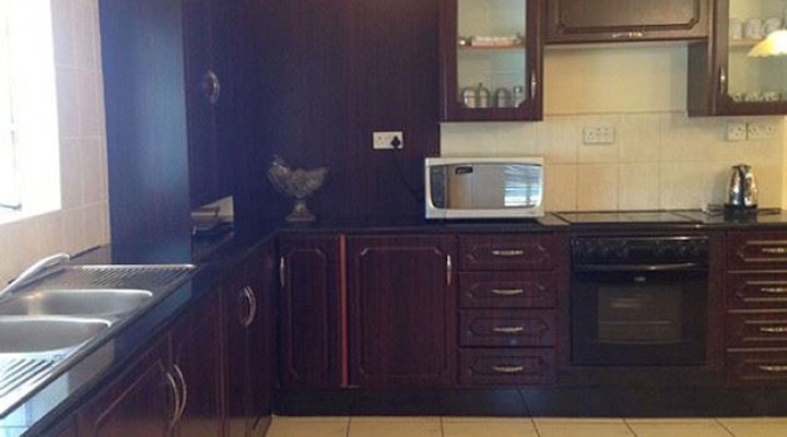 Khanondo Guest House
