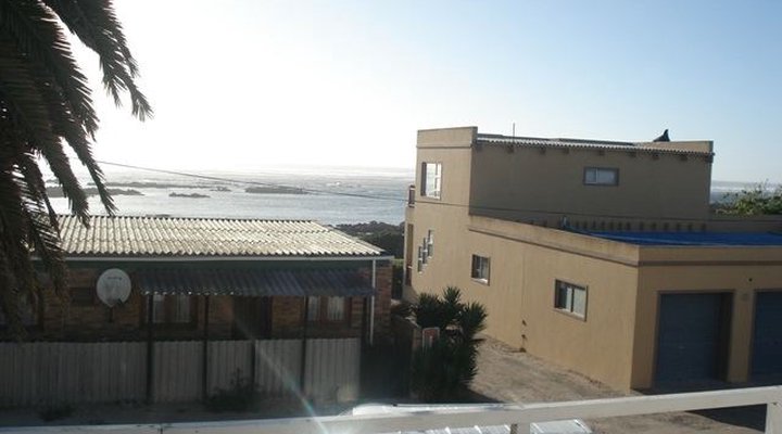 Beach House Accommodation – Mr Muscle