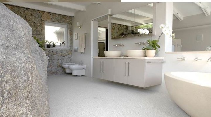 Beach House On The Rocks