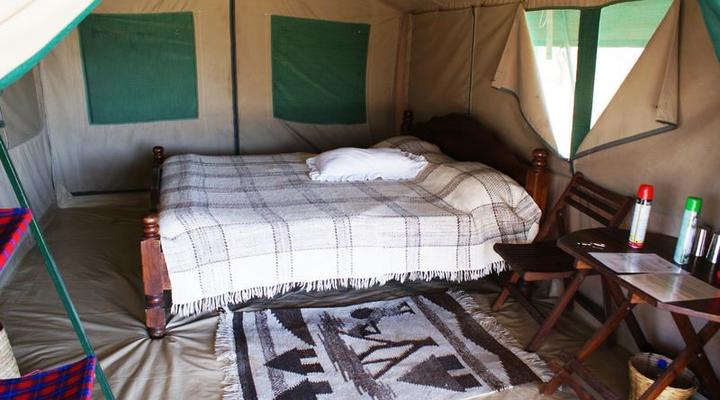 Whistling Thorn Tented Camp