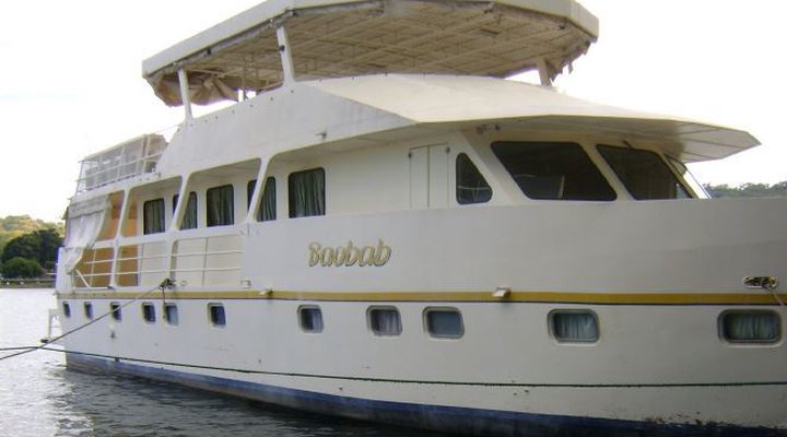 Baobab Houseboat
