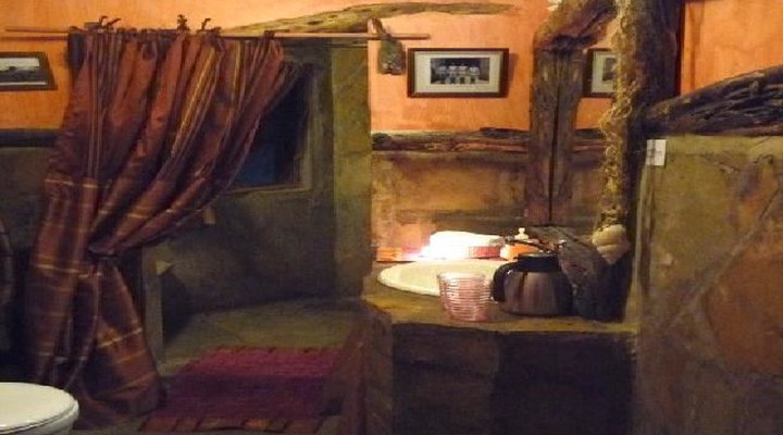 Lion's Bluff Lodge