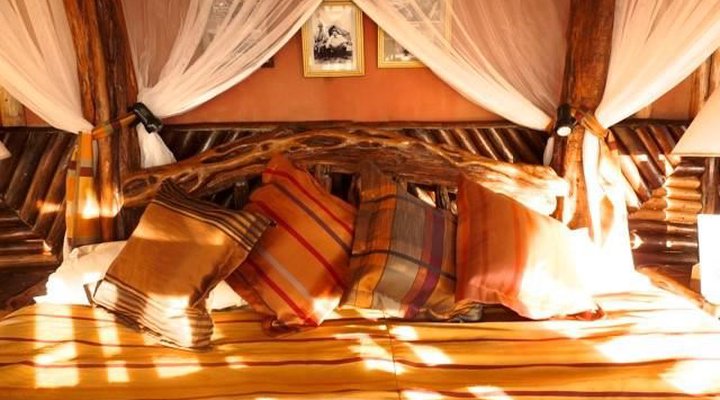 Lion's Bluff Lodge