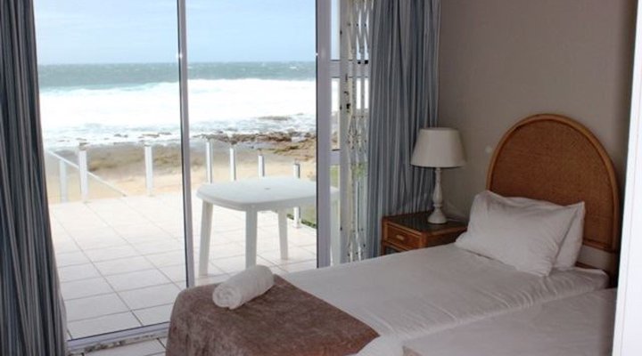 Beachfront Holiday Cottage