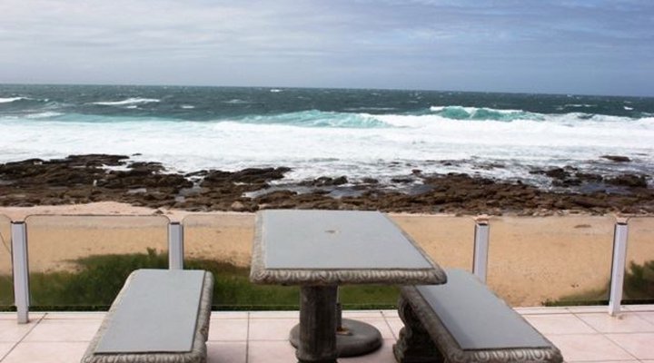 Beachfront Holiday Cottage