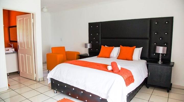 Leamogetswe Sleep and Go Cottage