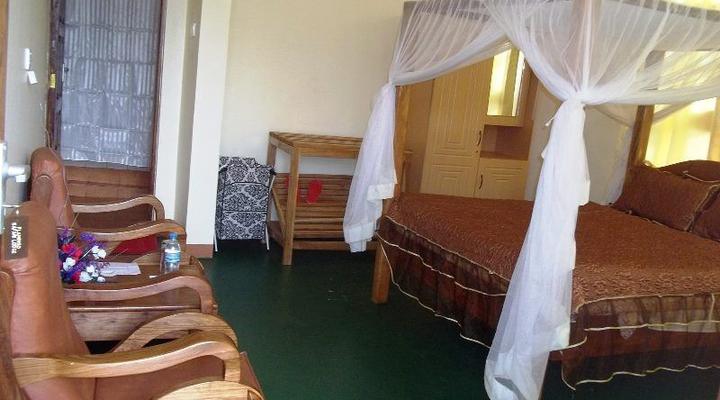 Flamingo Safari Lodge