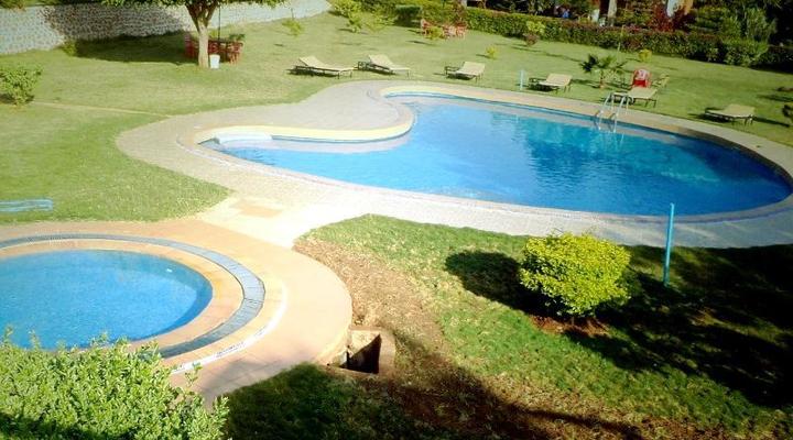 Flamingo Safari Lodge