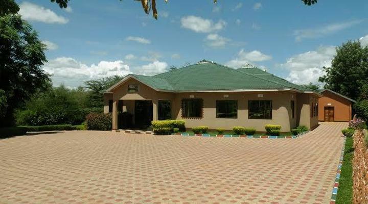 Flamingo Safari Lodge