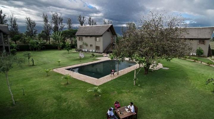 Weru Weru River Lodge