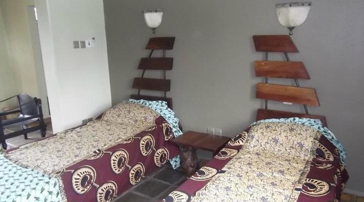 Weru Weru River Lodge