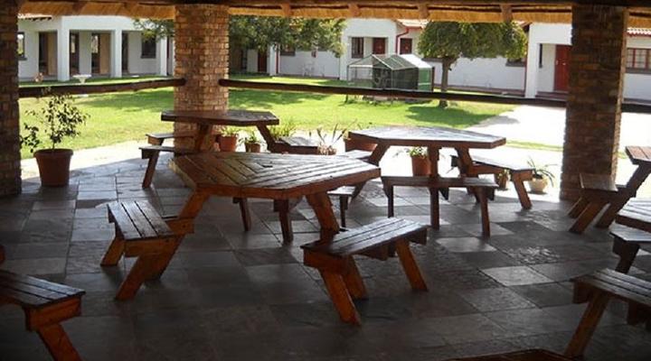 Olive Grove Country Lodge