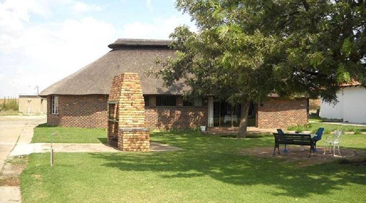 Olive Grove Country Lodge