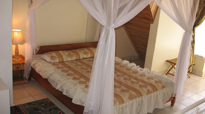 Harlequin Suites Hotel