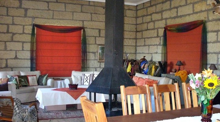 Twin Oaks Guest Farm