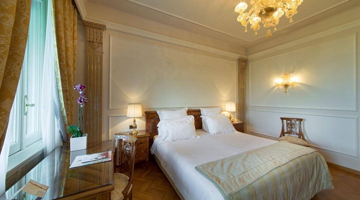 Villa Cortine Palace Hotel