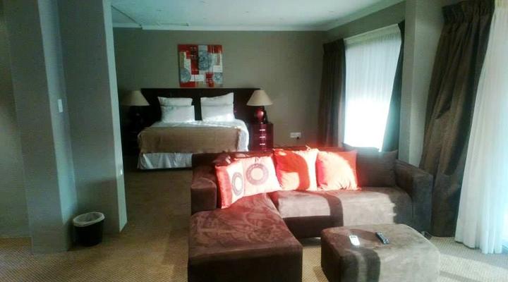 Woodridge Palms Boutique Hotel