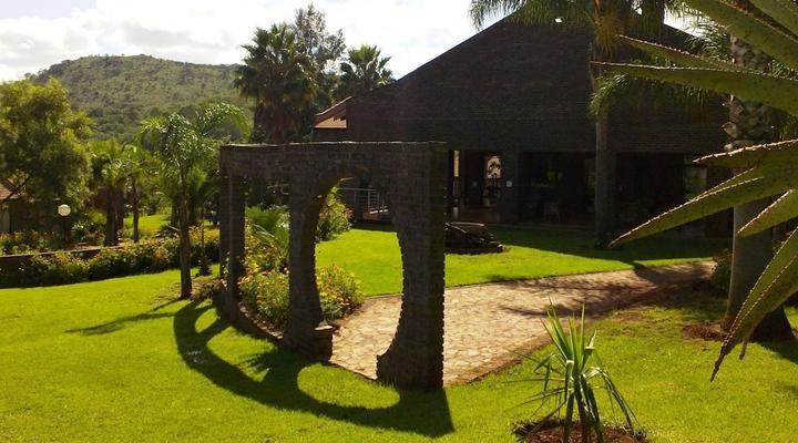 Woodridge Palms Boutique Hotel