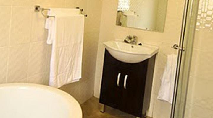 Edward the Guesthouse