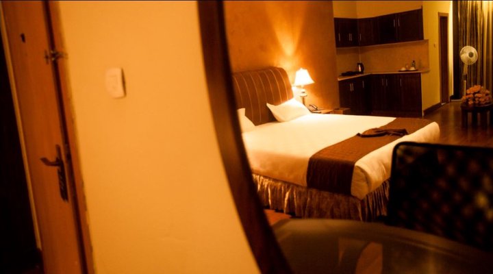 Monarch Hotel