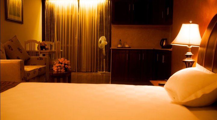 Monarch Hotel