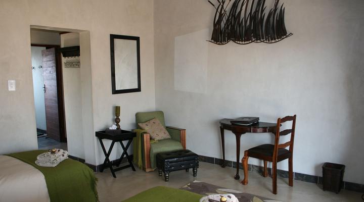 Buffalo Thorn Safari Lodge