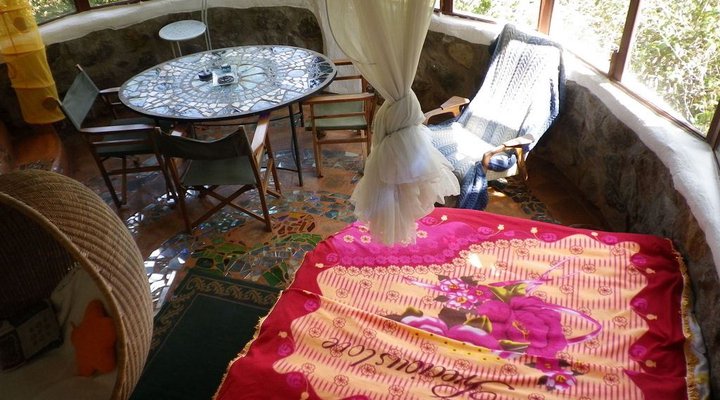 Pool House and Basement Flat