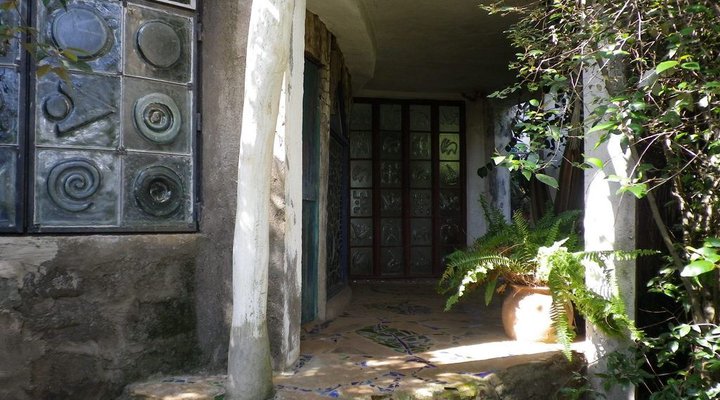 Pool House and Basement Flat