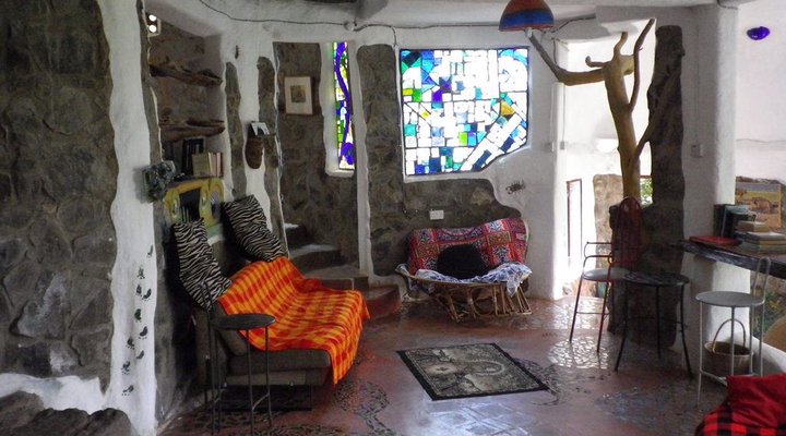 Pool House and Basement Flat