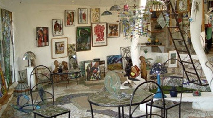 Pool House and Basement Flat