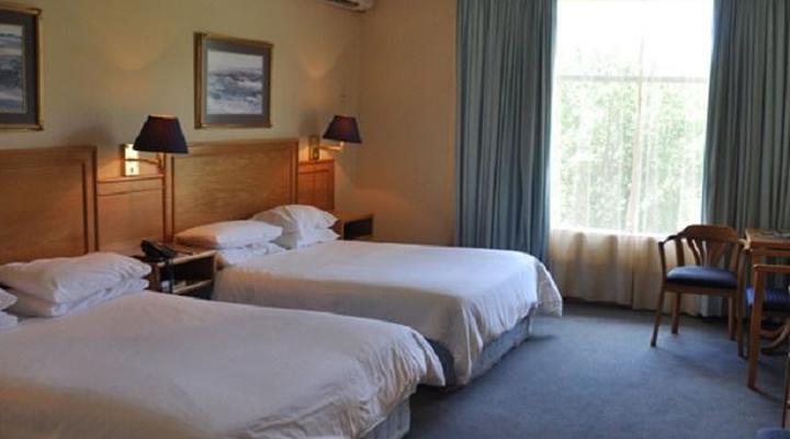 Safari Lodge Hotel & Convention Centre