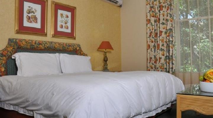 Safari Lodge Hotel & Convention Centre