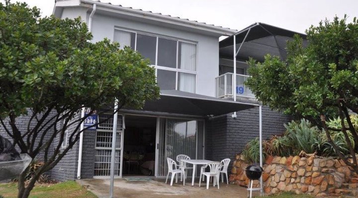 Grondjie-Gaatjie De Kelders Self-catering