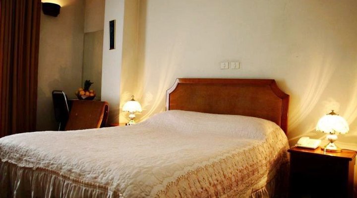 Ararat Hotel