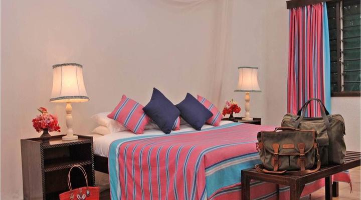 Driftwood Beach Club Hotel