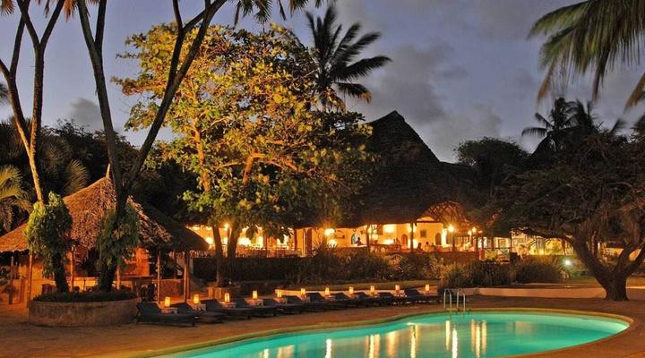 Driftwood Beach Club Hotel