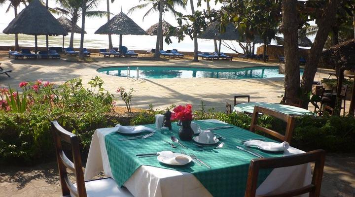 Driftwood Beach Club Hotel